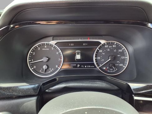 Used 2025 Nissan Pathfinder SL FWD image 16