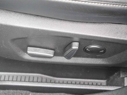 Used 2023 Ford Edge SEL image 21