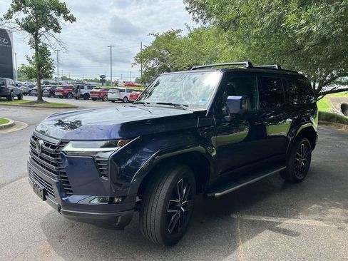Used 2024 Lexus GX 550 w/ Accessory Package (Z1) AWD/4WD image 5