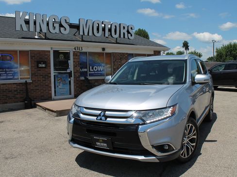 Used 2017 Mitsubishi Outlander SEL FWD image 1
