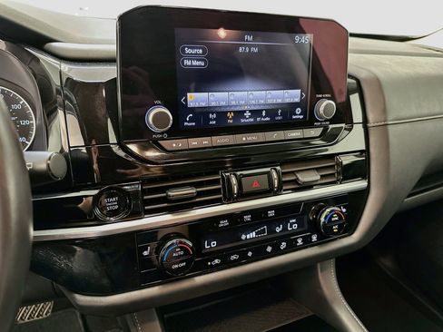 Used 2025 Nissan Pathfinder SV AWD/4WD image 25