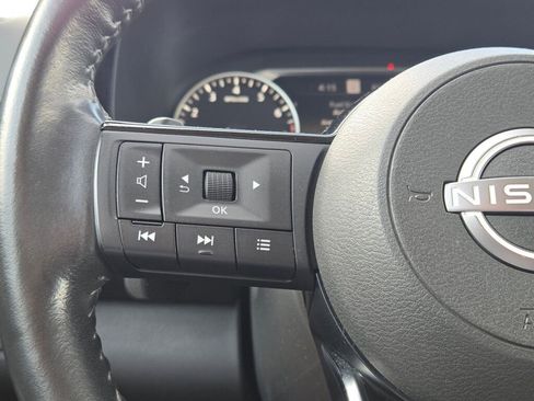 Used 2022 Nissan Pathfinder SL image 34