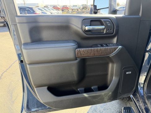 Used 2020 GMC Sierra 2500 Denali w/ Denali Ultimate Package image 12