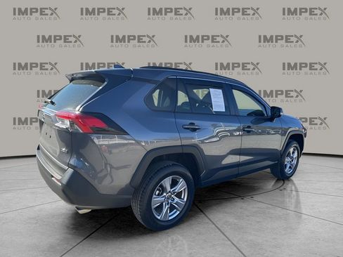 Used 2022 Toyota RAV4 XLE image 5