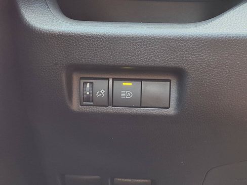 Certified 2021 Toyota RAV4 LE AWD/4WD image 14