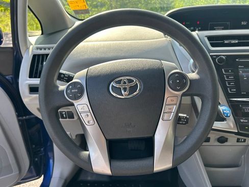 Used 2017 Toyota Prius V Three FWD image 15