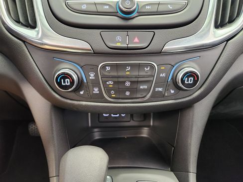 Used 2023 Chevrolet Equinox LT w/ Driver Convenience Package AWD/4WD image 18