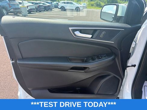 Used 2022 Ford Edge SEL AWD/4WD image 12