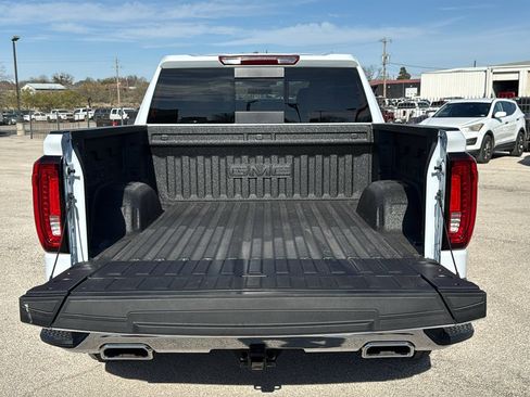 New 2026 GMC Sierra 1500 SLT image 25