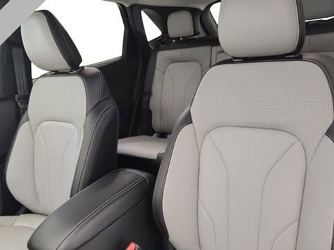 New 2026 Ford Escape SE w/ PHEV Premium Package FWD image 9