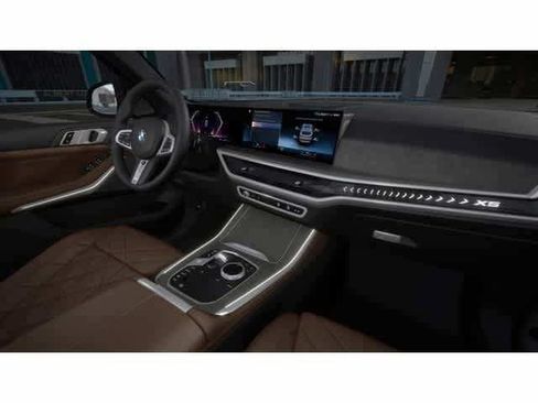 Used 2026 BMW X5 sDrive40i w/ M Sport Package RWD image 14