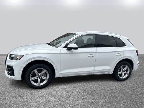 Used 2021 Audi Q5 Premium w/ Convenience Package image 3
