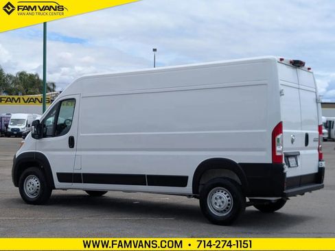 Used 2026 RAM ProMaster 2500 w/ Convenience Group FWD image 5