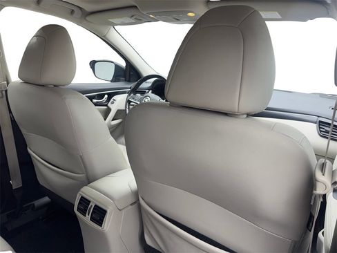 Used 2019 Nissan Rogue Sport SL w/ Premium Package image 42