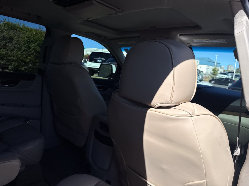 Used 2019 Cadillac Escalade Luxury RWD image 28