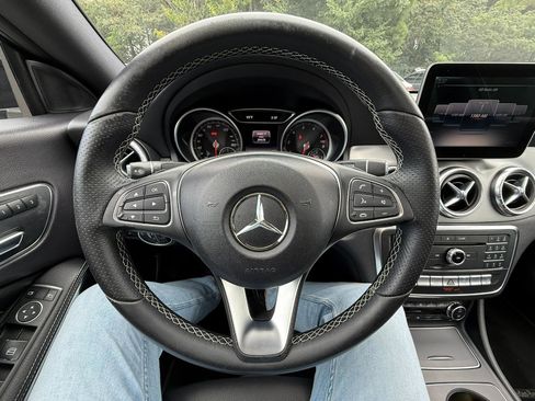 Used 2018 Mercedes-Benz CLA 250 image 17