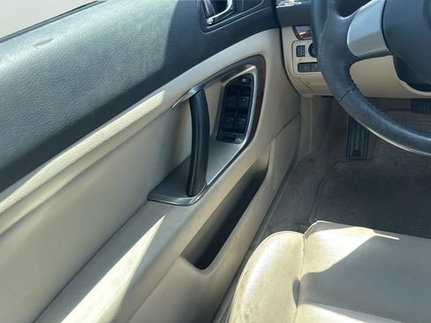 Used 2008 Subaru Outback 2.5i Limited AWD/4WD image 19