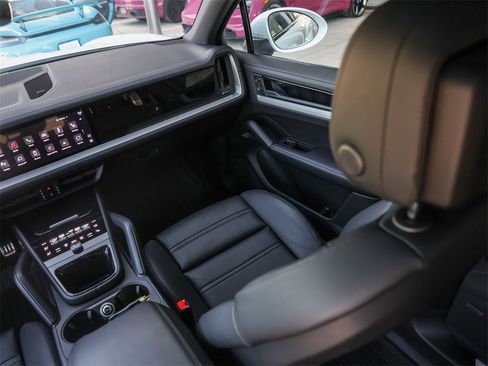 Certified 2024 Porsche Cayenne S image 35