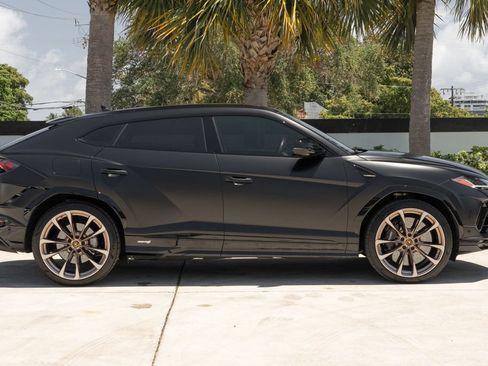 Used 2023 Lamborghini Urus S AWD/4WD image 11