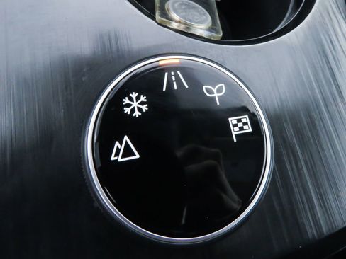 Certified 2022 Nissan Rogue SV image 24