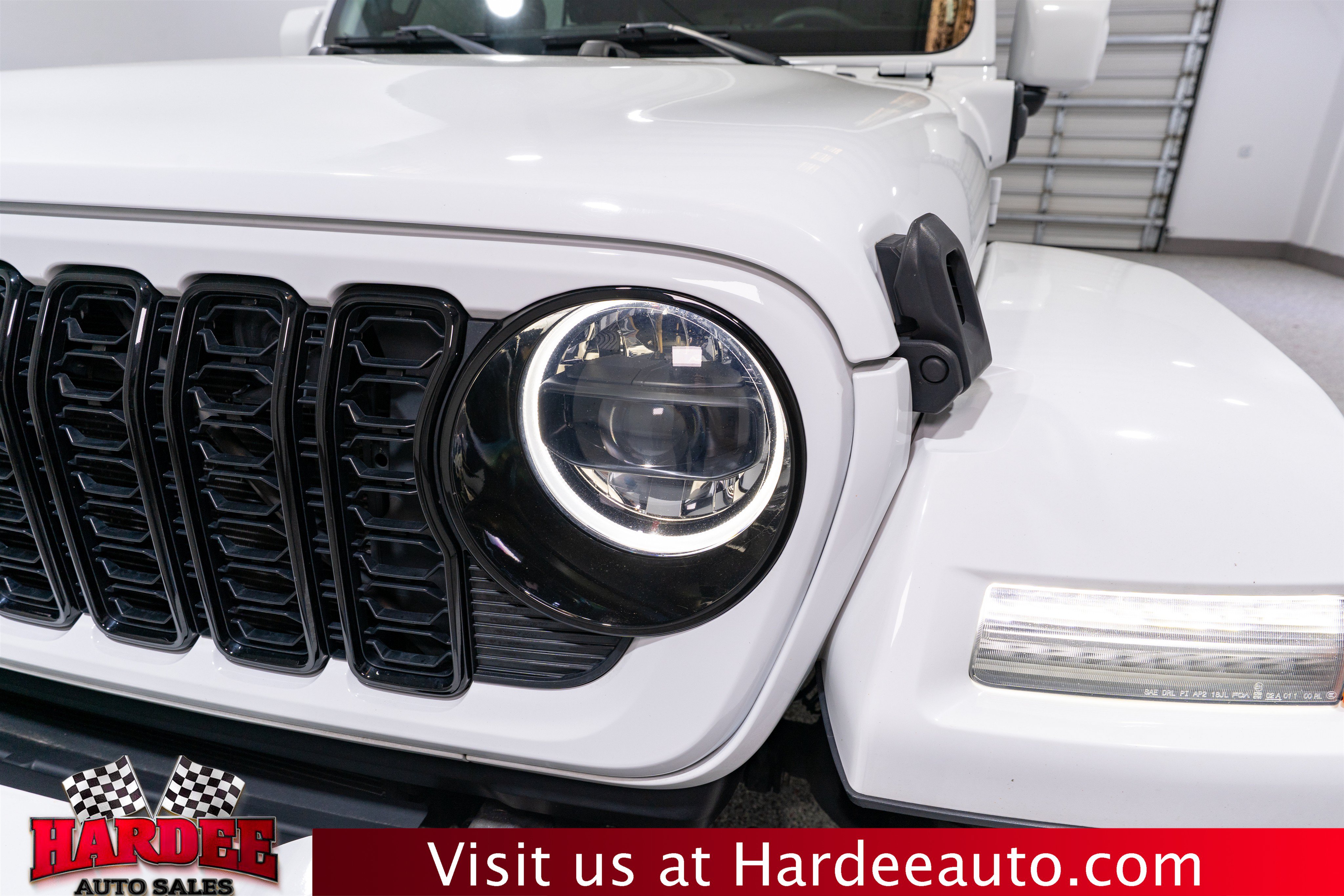 Used 2024 Jeep Wrangler High Altitude AWD/4WD image 8