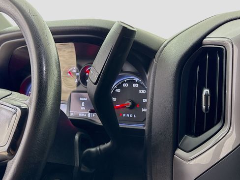 Used 2022 Chevrolet Silverado 2500 Custom w/ Custom Value Package RWD image 18