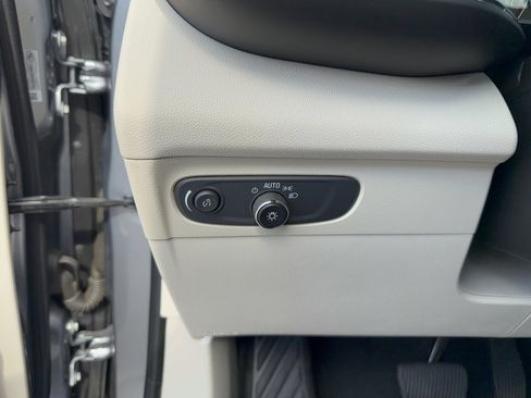 Used 2022 Buick Envision Preferred image 25