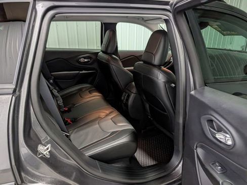 Used 2022 Jeep Cherokee Trailhawk w/ Premium Leather Package image 24