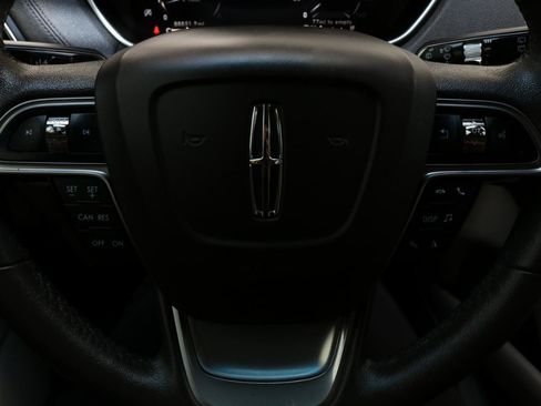 Used 2019 Lincoln Nautilus FWD image 33