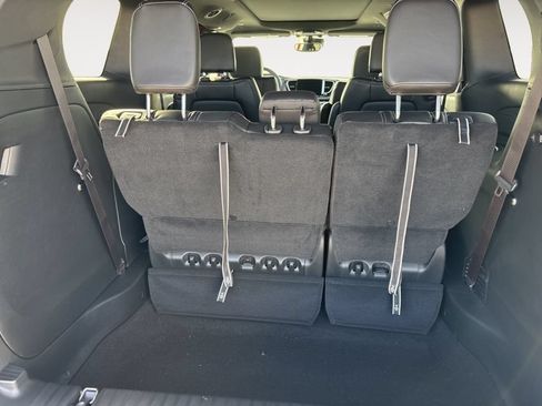 New 2026 Chrysler Pacifica Select w/ S Appearance Package FWD image 14