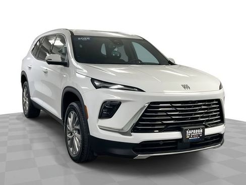 Certified 2026 Buick Enclave Preferred FWD image 1