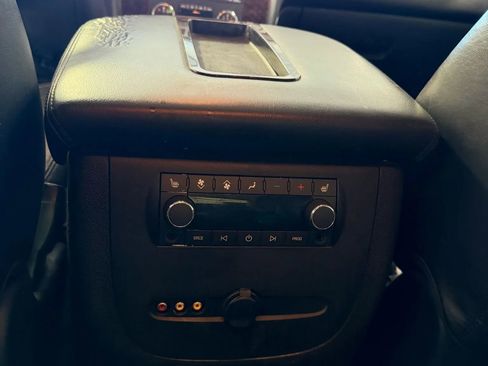 Used 2010 GMC Yukon Denali RWD image 16