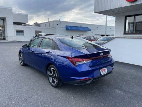 Used 2023 Hyundai Elantra SEL w/ Convenience Package FWD image 4