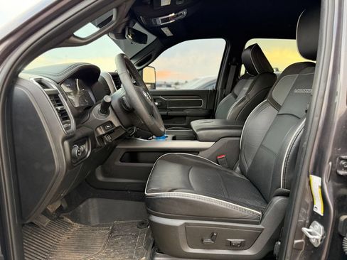 Used 2025 RAM 2500 Laramie AWD/4WD image 3