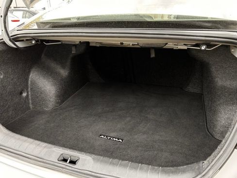 Used 2024 Nissan Altima 2.5 SV FWD image 33