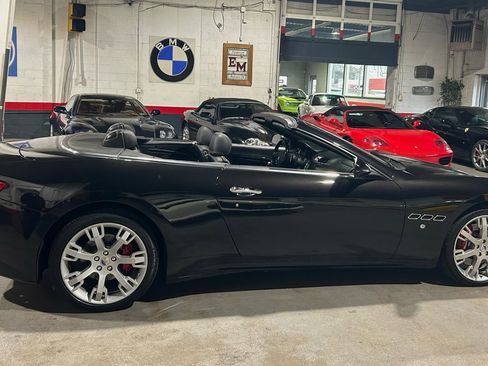 Used 2011 Maserati GranTurismo Convertible image 12