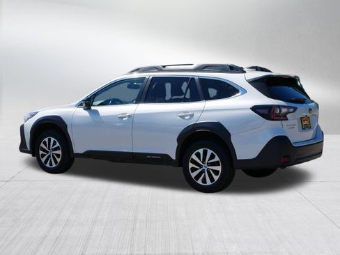 Used 2023 Subaru Outback Premium AWD/4WD image 5