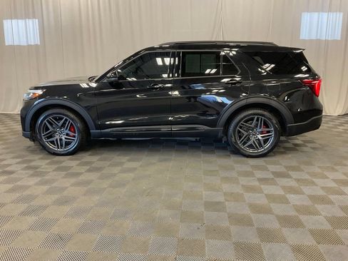 Used 2025 Ford Explorer ST AWD/4WD image 13