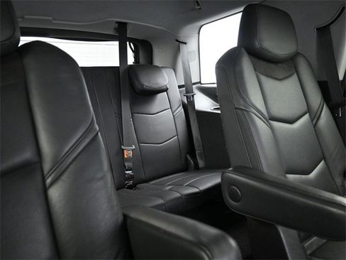 Used 2020 Cadillac Escalade 2WD image 20