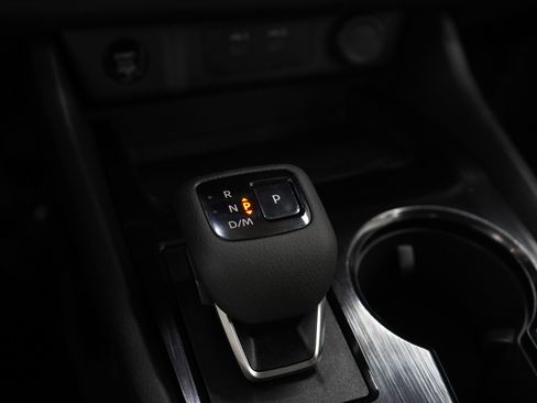 Used 2024 Nissan Rogue SV w/ SV Premium Package image 23