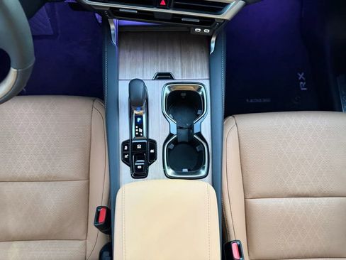 Used 2025 Lexus RX 350 w/ Convenience Package image 22