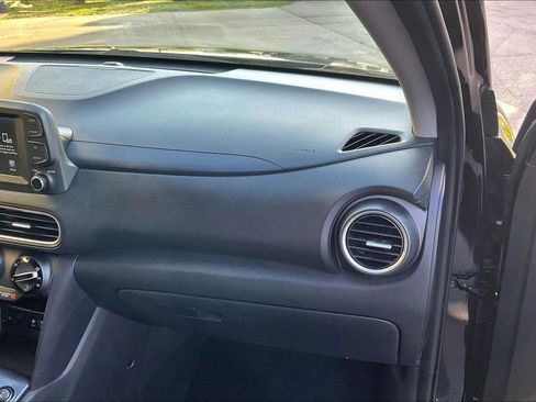 Used 2019 Hyundai Kona SEL image 16