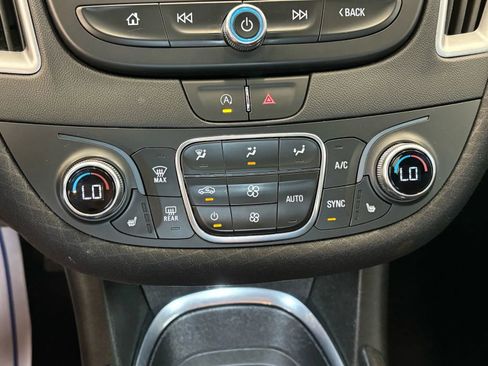Used 2022 Chevrolet Malibu LT FWD image 44