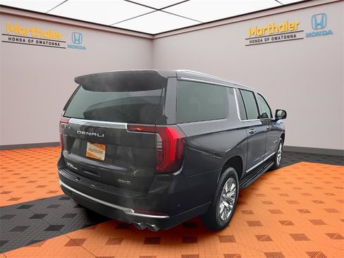 Used 2025 GMC Yukon XL Denali image 5