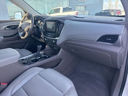 Used 2019 Chevrolet Traverse LT image 25
