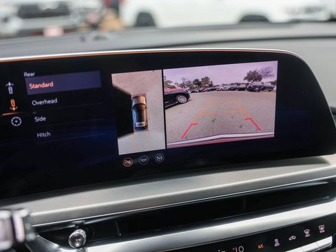 Used 2025 Cadillac Lyriq Luxury image 16