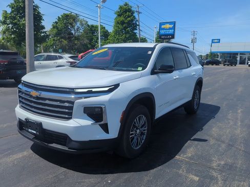 Certified 2025 Chevrolet Traverse LT w/ Driver Confidence Package AWD/4WD image 8