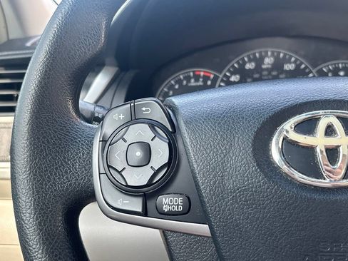 Used 2013 Toyota Camry FWD image 17
