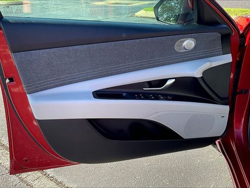 Used 2023 Hyundai Elantra Limited w/ Cargo Package image 20