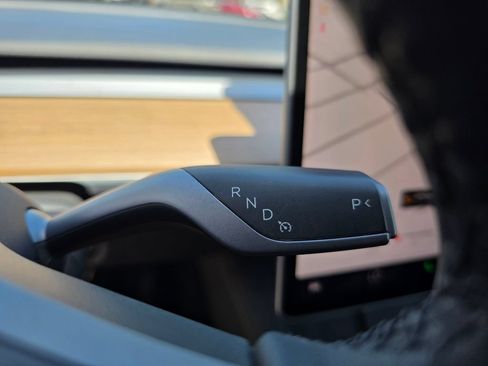Used 2023 Tesla Model Y Long Range AWD/4WD image 21